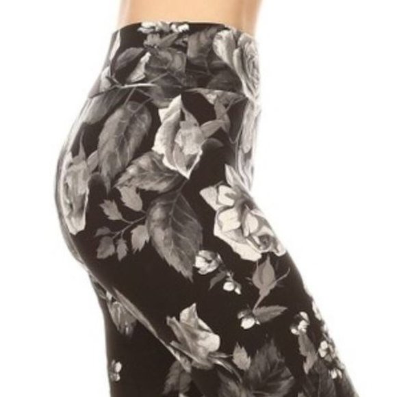 Buttery Soft Black/White Floral Leggings - Picture 3 of 4